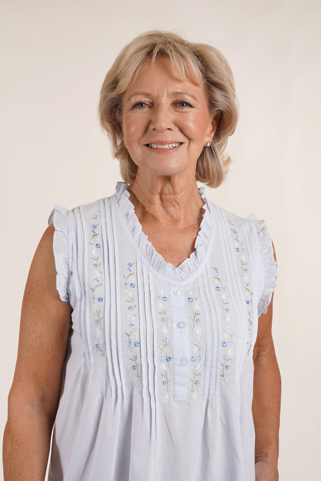 Daisy Sleeveless Nightdress